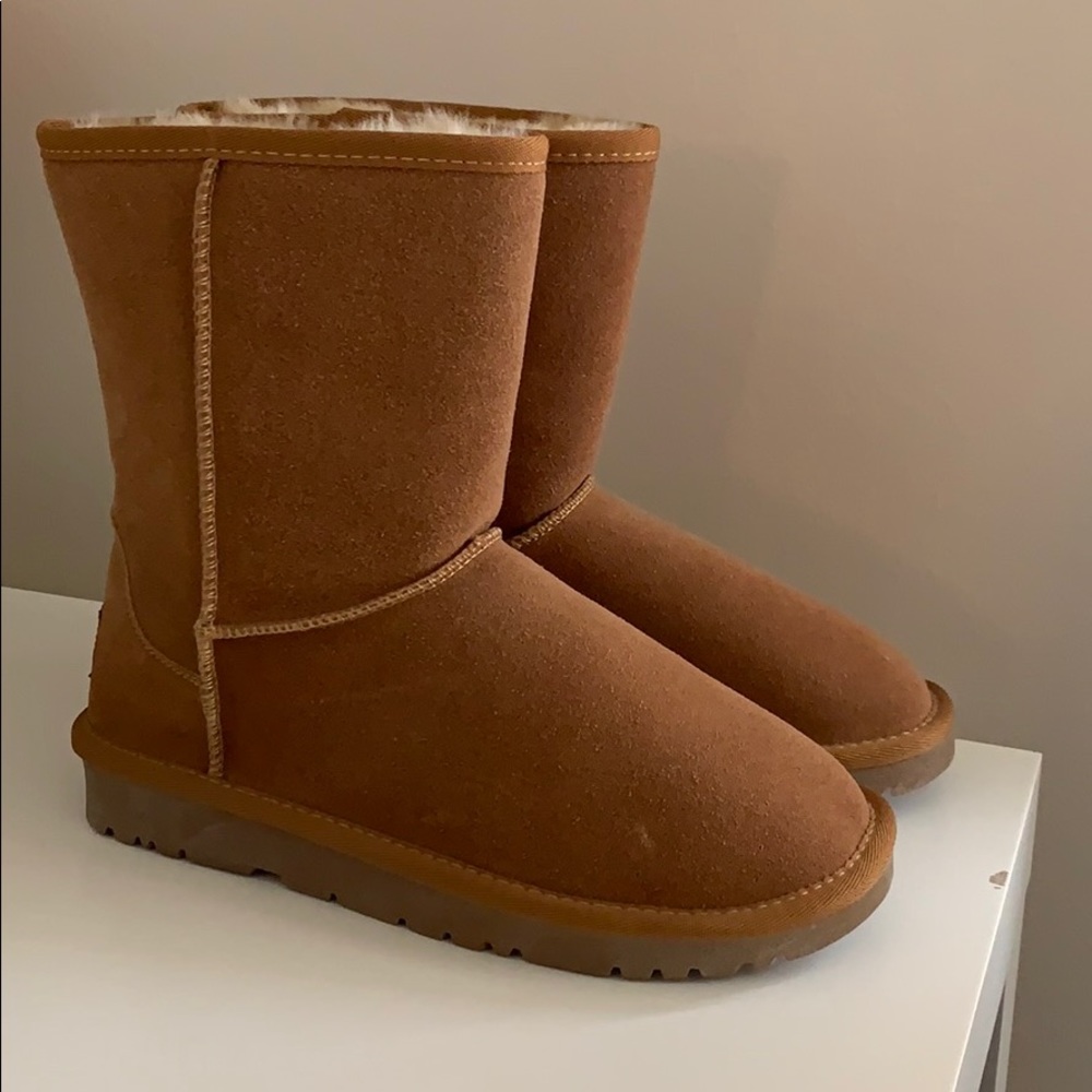 Size 8 tan faux fur boot